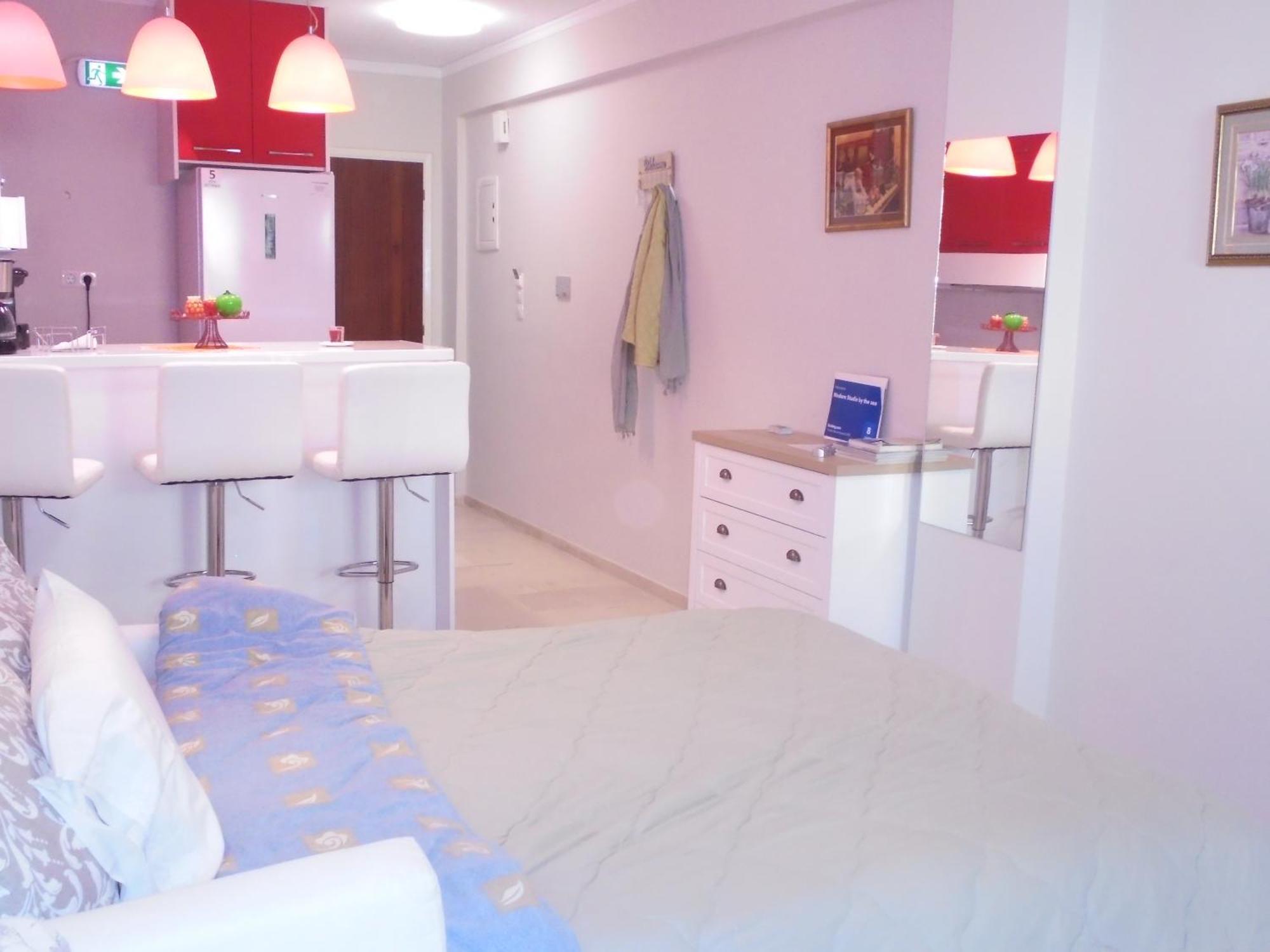 Modern Studio By The Sea Loutra Edipsou  Bagian luar foto